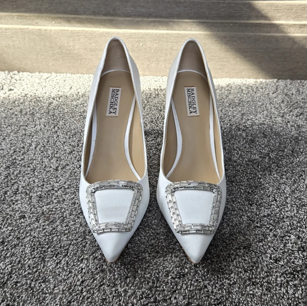 Badgley Mischka Aubree Pointed Toe Stiletto White Heels NEW size 10 - Picture 3 of 14